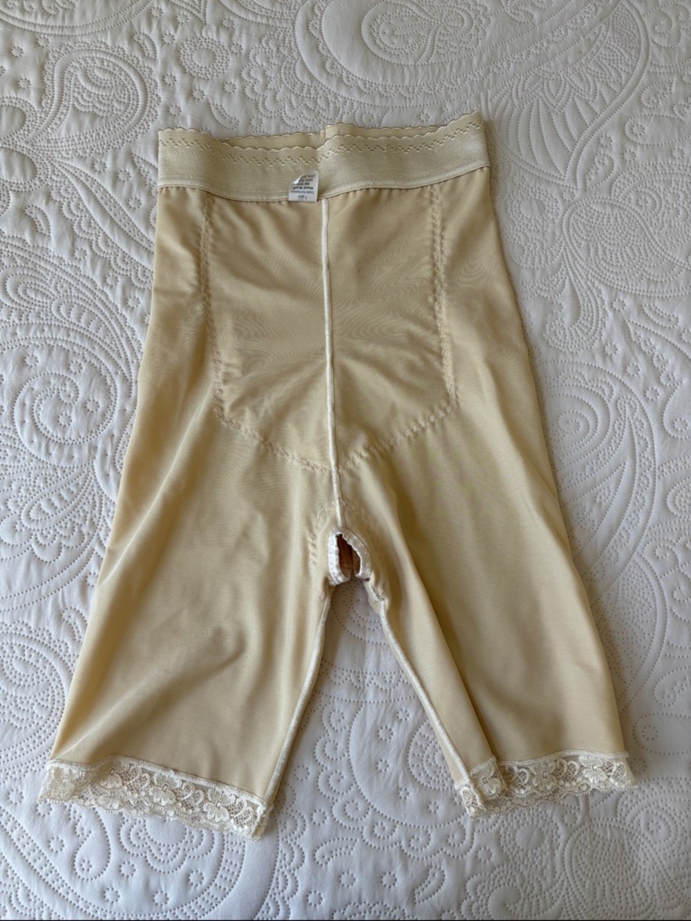 Medical Grade Cream High-Waist Shaping Shorts with Lace Trim